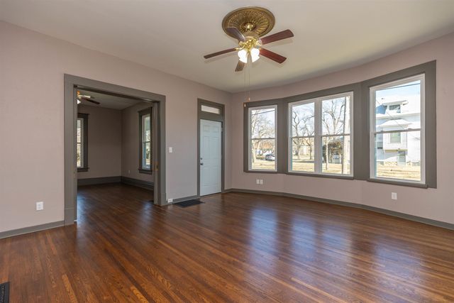 701 W Ash St, Salina, KS 67401