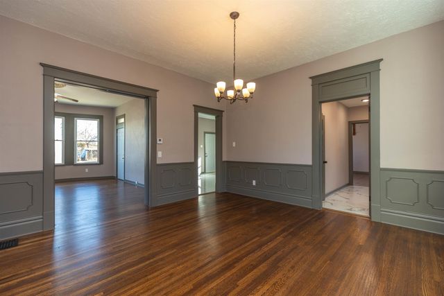 701 W Ash St, Salina, KS 67401