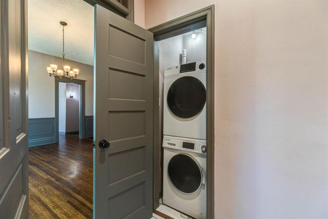 701 W Ash St, Salina, KS 67401