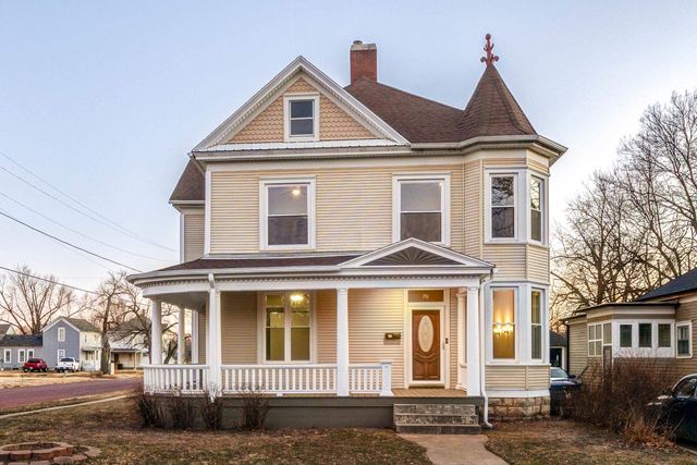 701 W Ash St, Salina, KS 67401