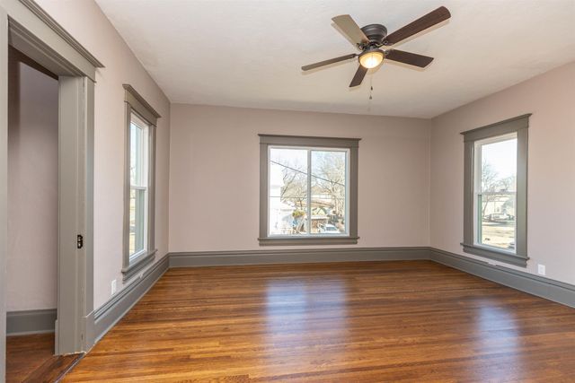 701 W Ash St, Salina, KS 67401