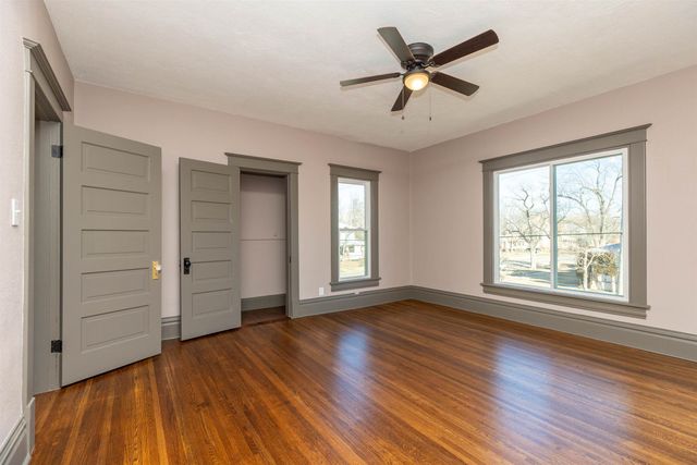 701 W Ash St, Salina, KS 67401