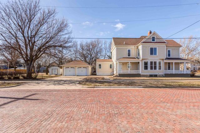 701 W Ash St, Salina, KS 67401