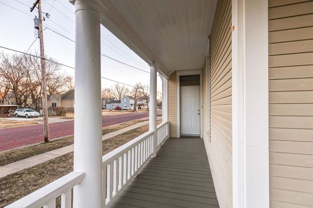 701 W Ash St, Salina, KS 67401