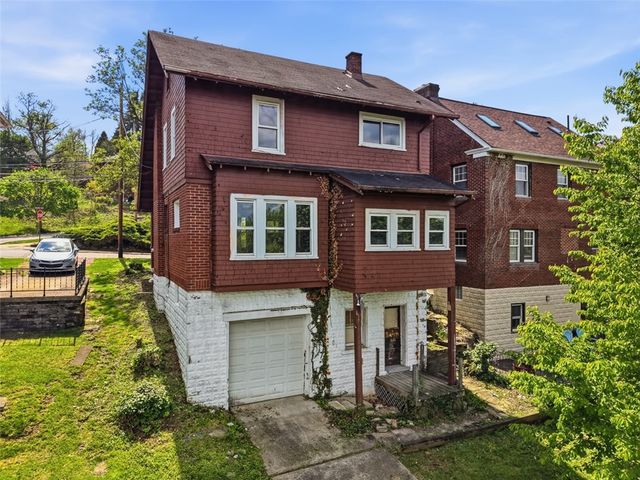 233 Barth Ave, Mt Lebanon, PA 15228