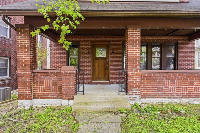 233 Barth Ave, Mt Lebanon, PA 15228