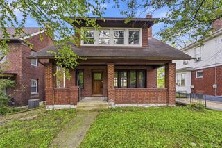 233 Barth Ave, Mt Lebanon, PA 15228