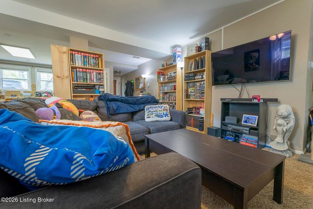 2043 Douglass Blvd APT 21, Louisville, KY 40205