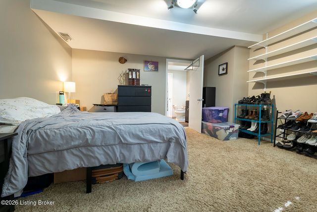 2043 Douglass Blvd APT 21, Louisville, KY 40205