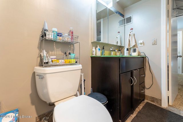 2043 Douglass Blvd APT 21, Louisville, KY 40205