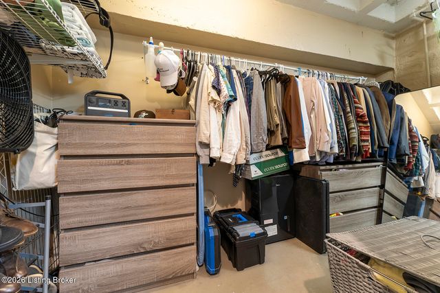 2043 Douglass Blvd APT 21, Louisville, KY 40205