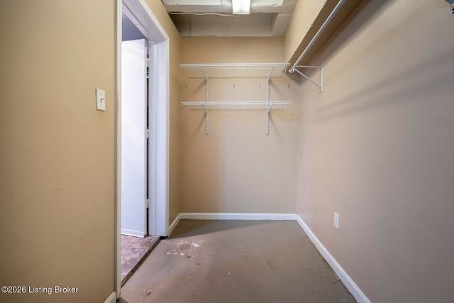 2043 Douglass Blvd APT 21, Louisville, KY 40205