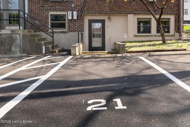 2043 Douglass Blvd APT 21, Louisville, KY 40205