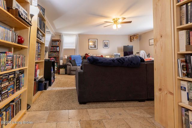 2043 Douglass Blvd APT 21, Louisville, KY 40205