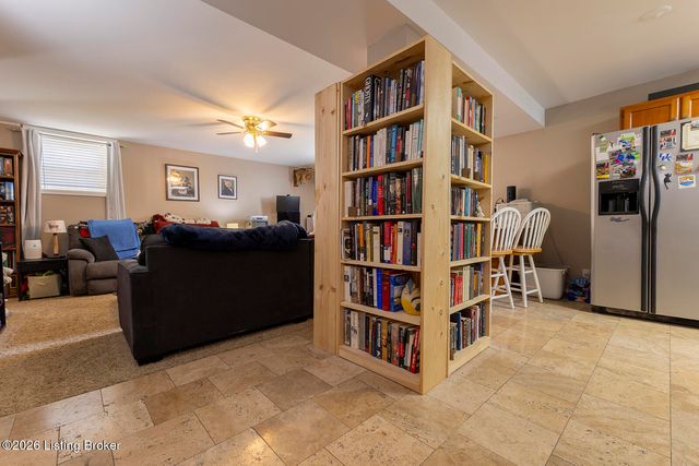 2043 Douglass Blvd APT 21, Louisville, KY 40205