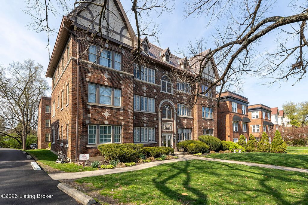 2043 Douglass Blvd APT 21, Louisville, KY 40205