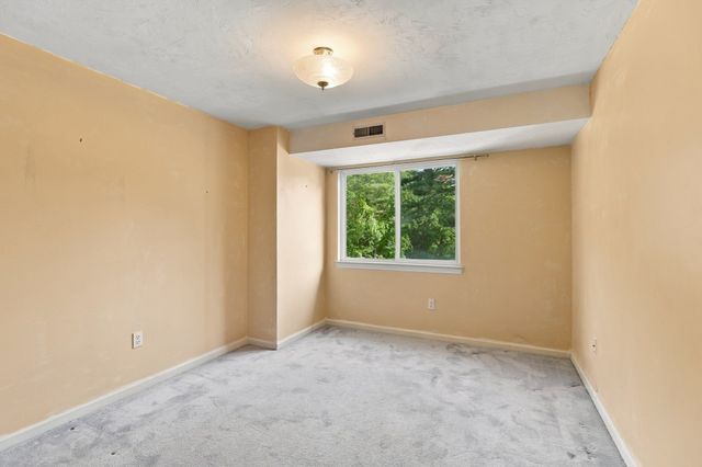 175 Littleton Road B6, Chelmsford, MA 01824
