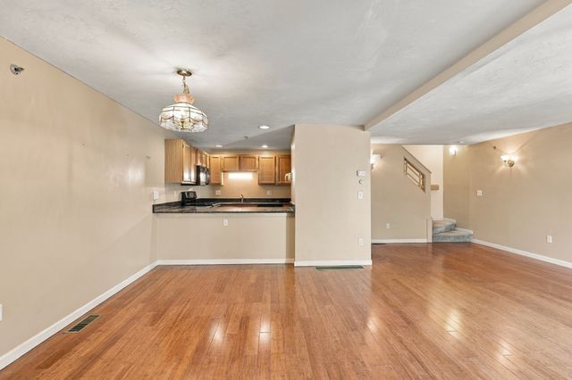 175 Littleton Road B6, Chelmsford, MA 01824