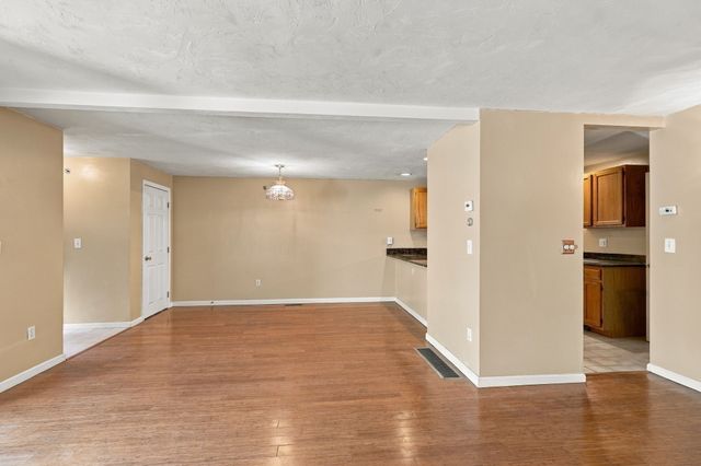 175 Littleton Road B6, Chelmsford, MA 01824