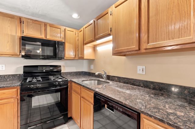 175 Littleton Road B6, Chelmsford, MA 01824