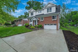 537 Villa Gardens Drive, St Louis, MO 63122