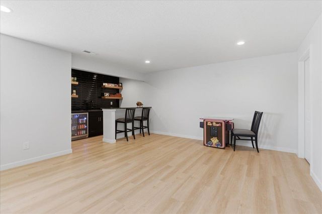 121 Goldcrest Court, Waterloo, IA 50701