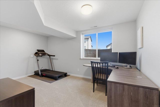 121 Goldcrest Court, Waterloo, IA 50701