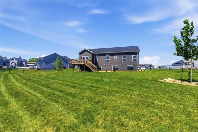 121 Goldcrest Court, Waterloo, IA 50701