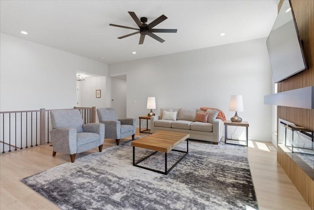 121 Goldcrest Court, Waterloo, IA 50701