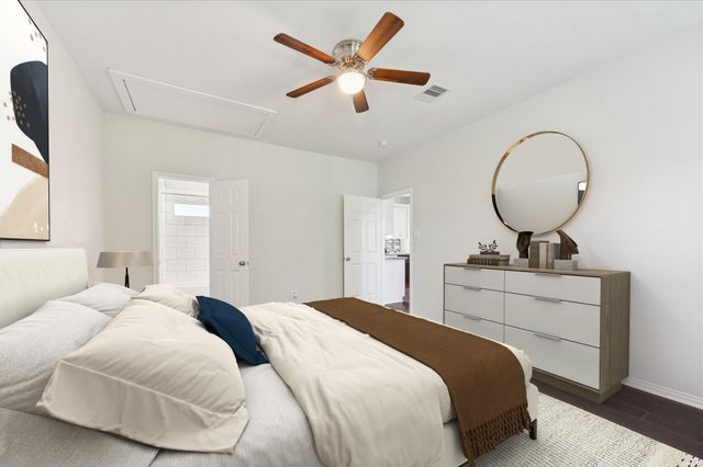 7047 Avenue E B, Houston, TX 77011