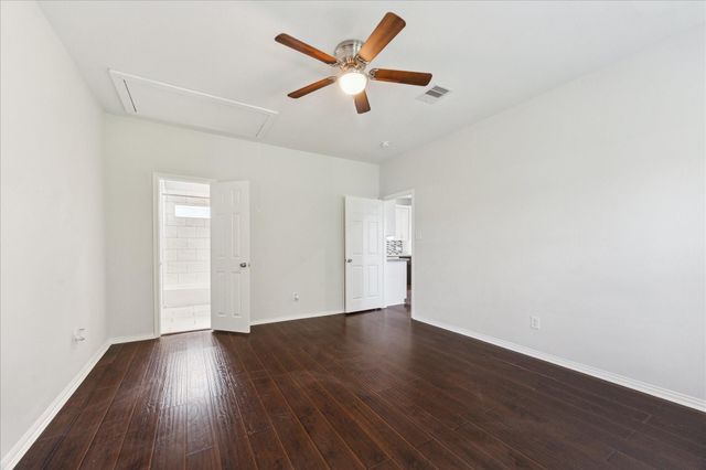 7047 Avenue E B, Houston, TX 77011