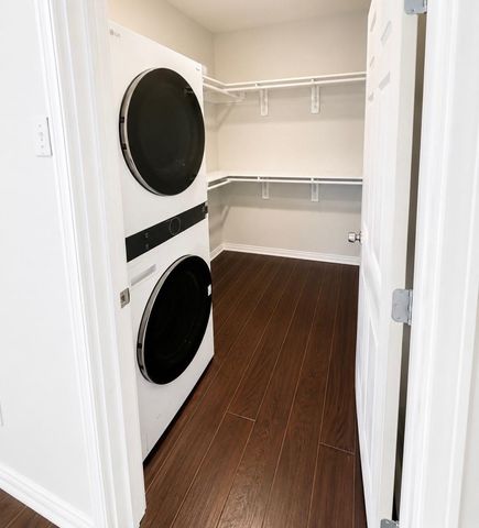 7047 Avenue E B, Houston, TX 77011