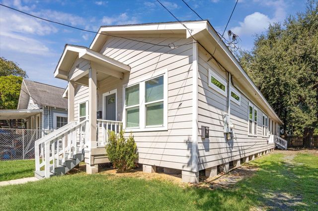 7047 Avenue E B, Houston, TX 77011