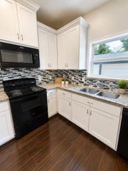 7047 Avenue E B, Houston, TX 77011