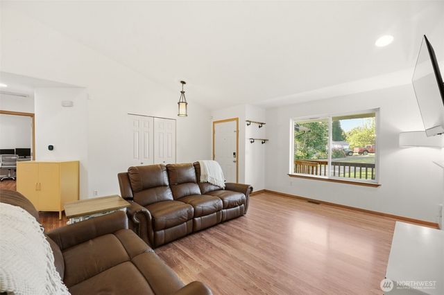 25718 44th Avenue NE, Arlington, WA 98223