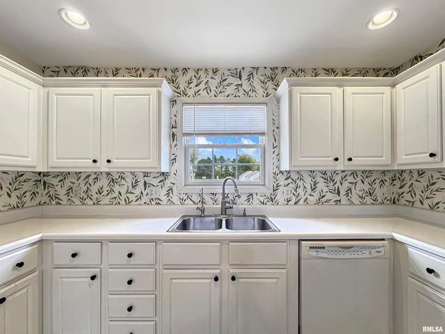 936 W TRAILCREEK Drive, Peoria, IL 61614