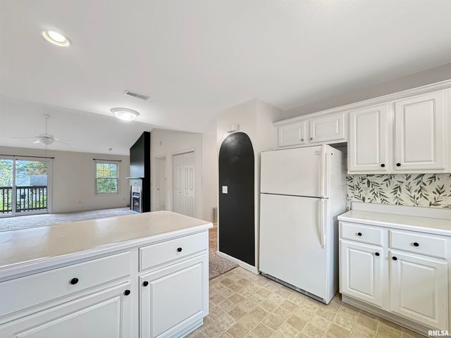 936 W TRAILCREEK Drive, Peoria, IL 61614