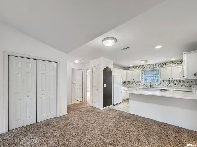 936 W TRAILCREEK Drive, Peoria, IL 61614