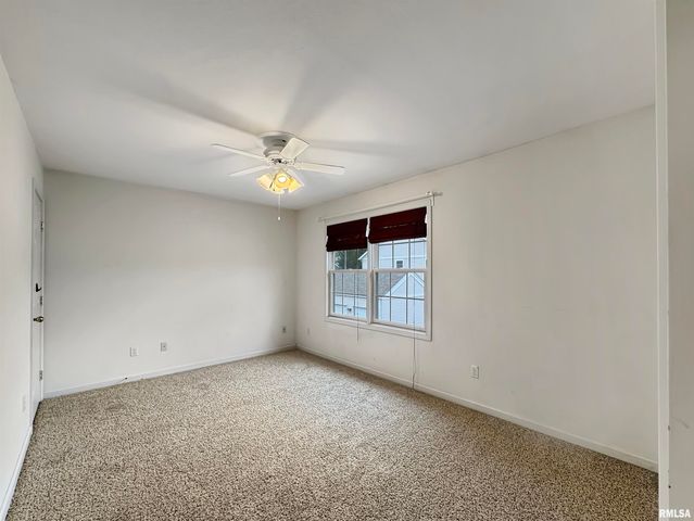 936 W TRAILCREEK Drive, Peoria, IL 61614