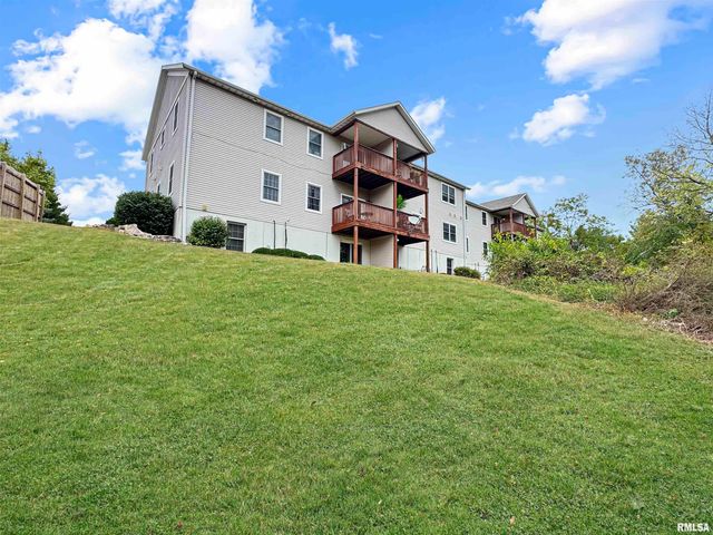 936 W TRAILCREEK Drive, Peoria, IL 61614