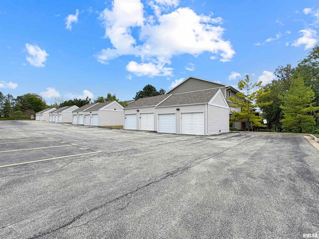 936 W TRAILCREEK Drive, Peoria, IL 61614