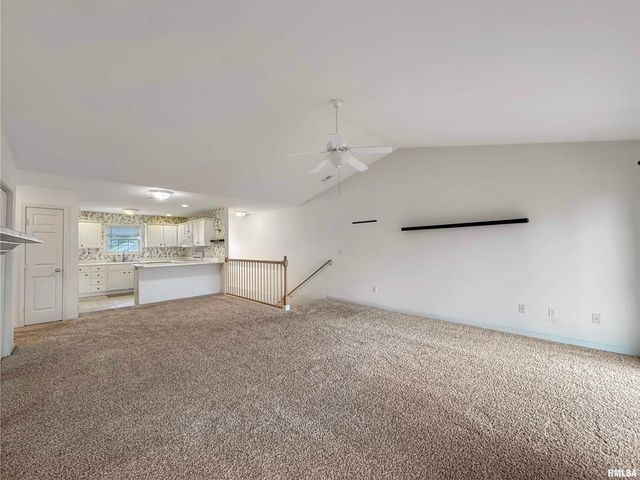 936 W TRAILCREEK Drive, Peoria, IL 61614