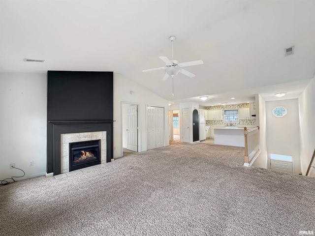 936 W TRAILCREEK Drive, Peoria, IL 61614