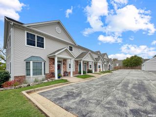 936 W TRAILCREEK Drive, Peoria, IL 61614