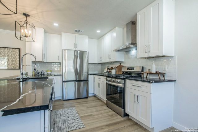 2731 Hopeton Drive, San Antonio, TX 78230