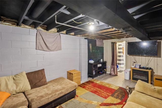 2924 Kinsey Avenue, Des Moines, IA 50317