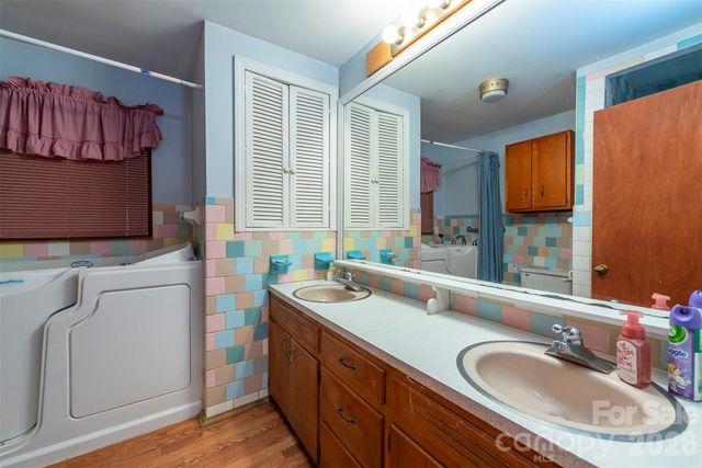 175 & 179 River Lane, Canton, NC 28716