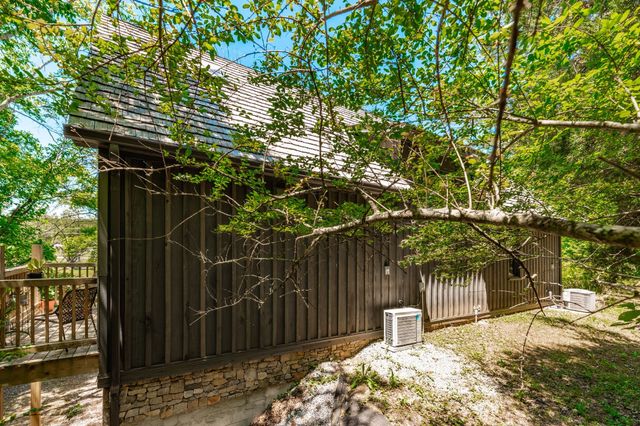 1506 Rock Springs Rd, Bethpage, TN 37022