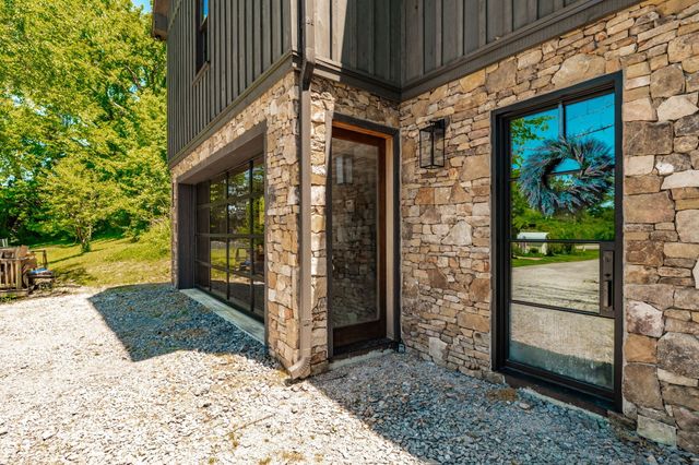 1506 Rock Springs Rd, Bethpage, TN 37022