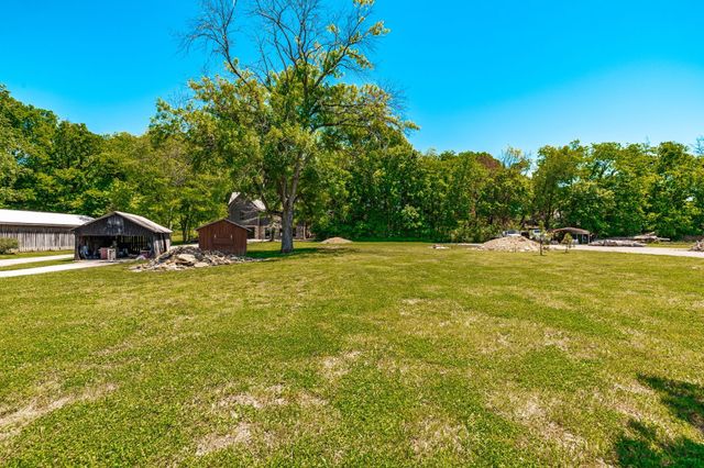 1506 Rock Springs Rd, Bethpage, TN 37022